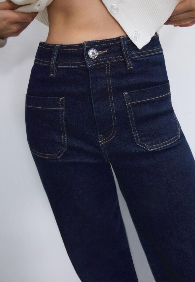 Jeans de pierna recta con bolsillos Jeans de pierna recta con bolsillos