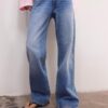Jeans de pierna recta con doble botón metálico Jeans de pierna recta con doble botón metálico