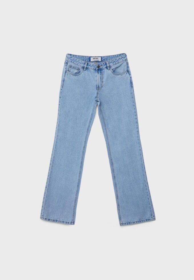 Jeans de talle bajo y corte recto Jeans de talle bajo y corte recto