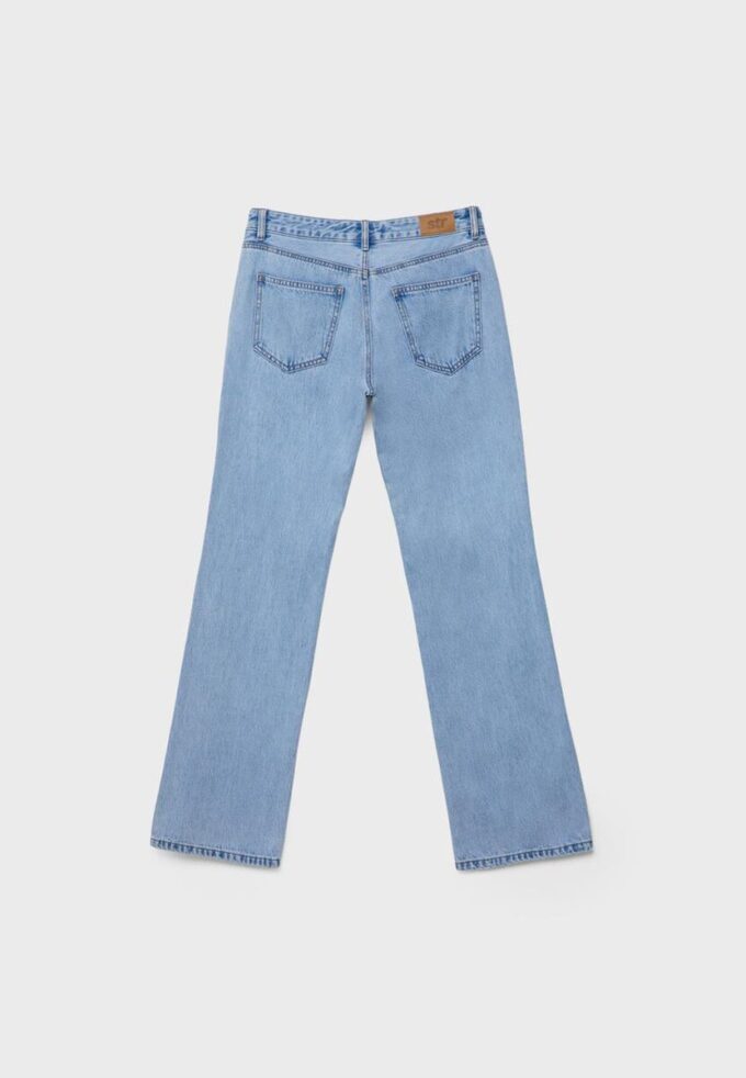 Jeans de talle bajo y corte recto Jeans de talle bajo y corte recto
