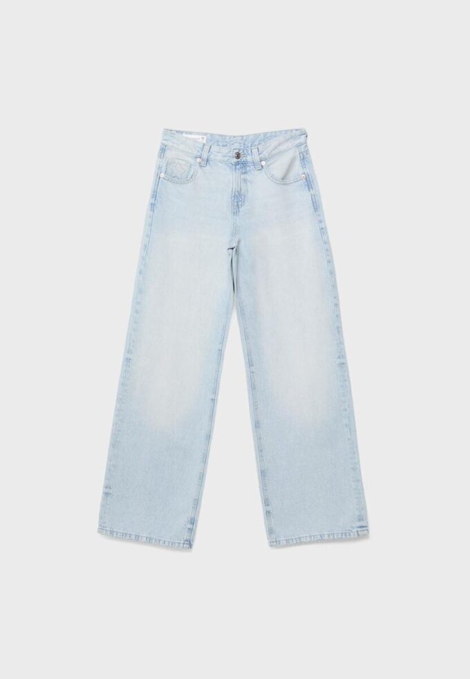 Jeans de talle bajo y pierna Wide Leg con detalle de estrella Jeans de talle bajo y pierna Wide Leg con detalle de estrella