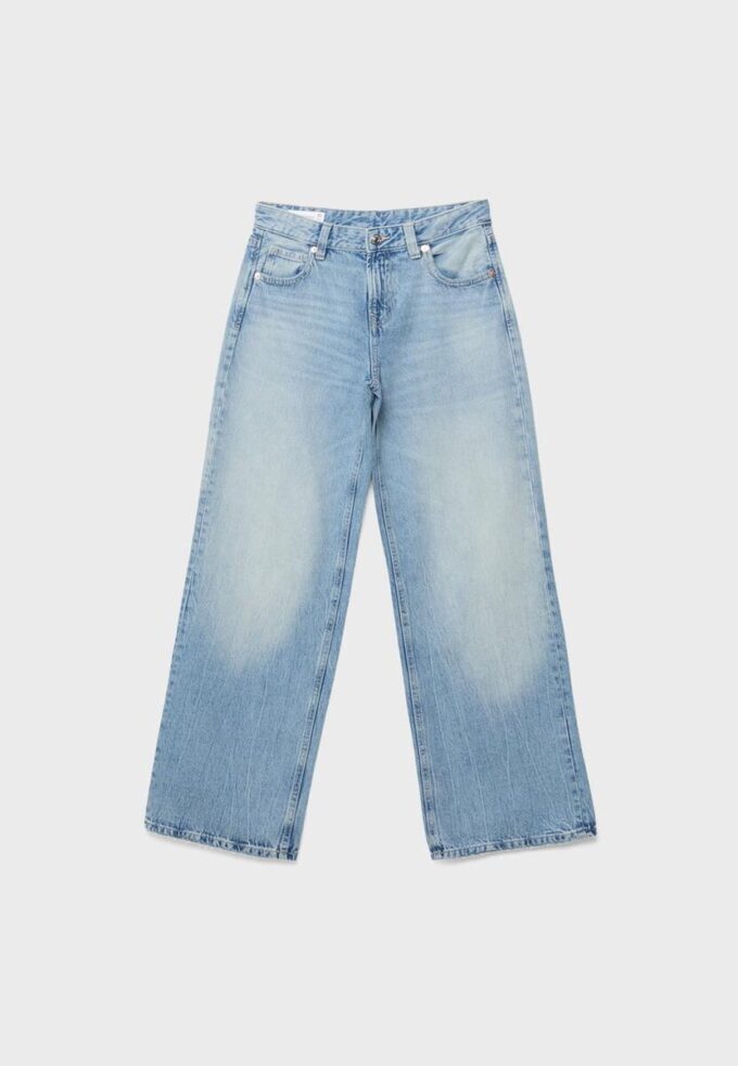 Jeans de talle bajo y pierna Wide Leg con detalle de estrella Jeans de talle bajo y pierna Wide Leg con detalle de estrella