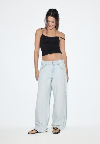 Jeans holgados Wide Leg con tachuelas