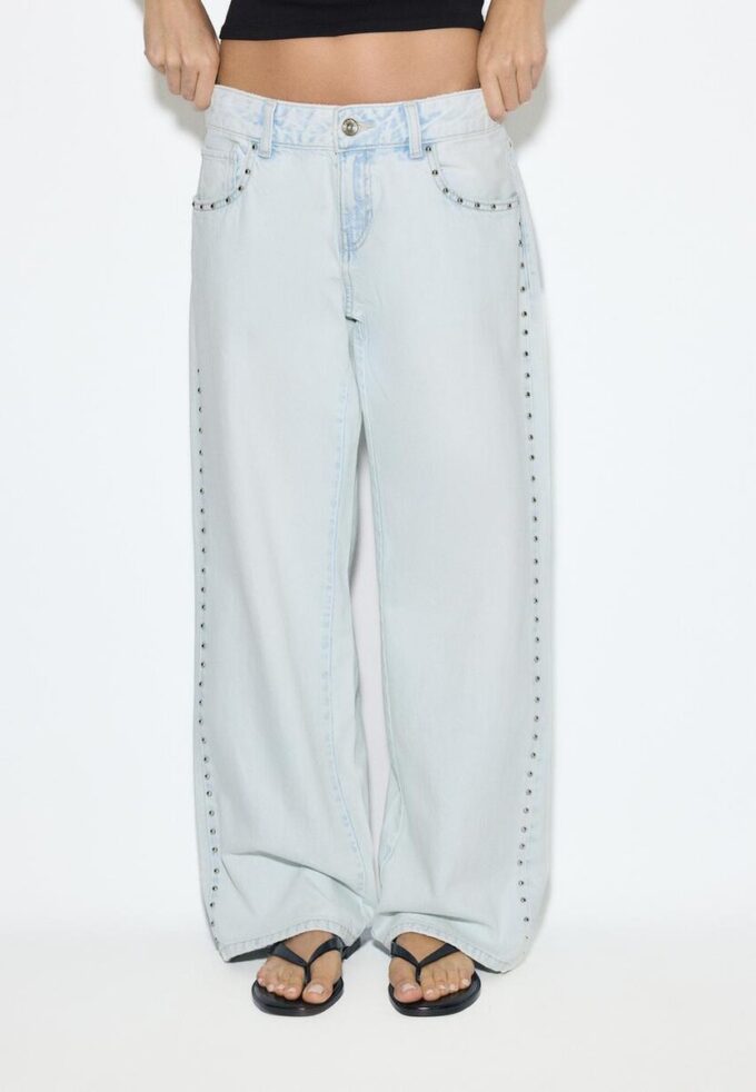Jeans holgados Wide Leg con tachuelas Jeans holgados Wide Leg con tachuelas
