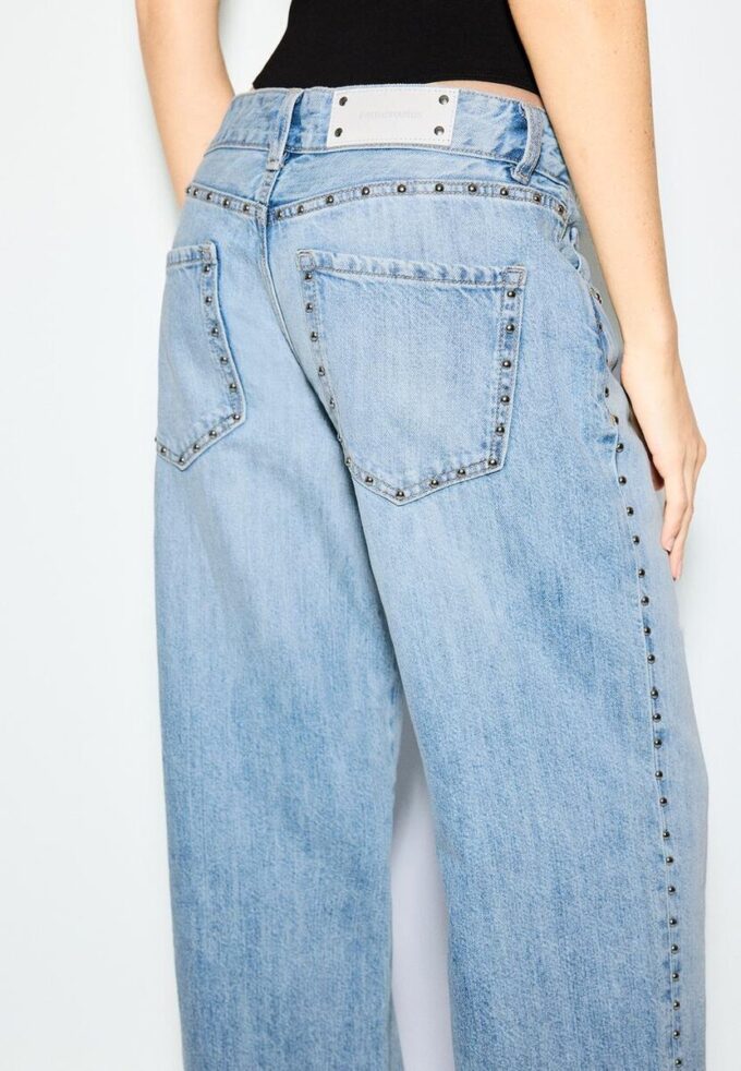 Jeans holgados Wide Leg con tachuelas Jeans holgados Wide Leg con tachuelas