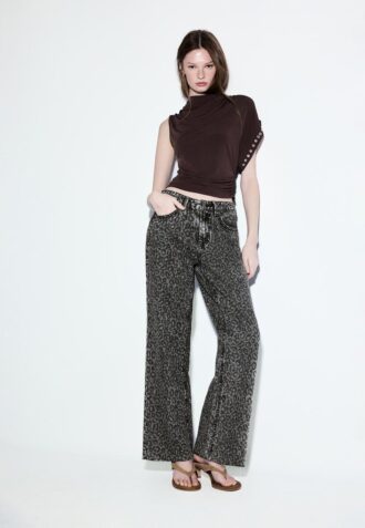 Jeans rectos Wide Leg con estampado de leopardo