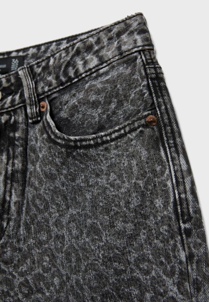 Jeans rectos Wide Leg con estampado de leopardo Jeans rectos Wide Leg con estampado de leopardo