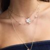 Juego de 3 collares con flores y libélulas