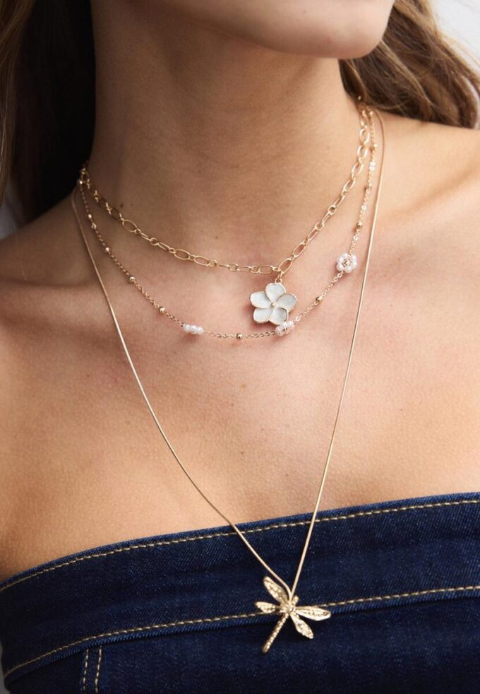 Juego de 3 collares con flores y libélulas