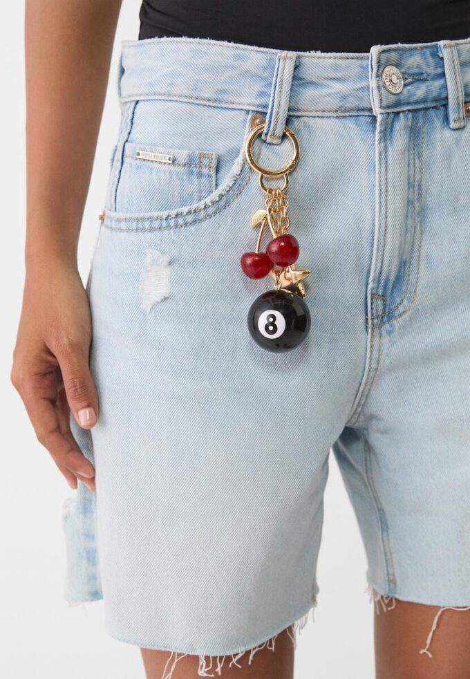 Llavero con charm número 8