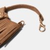 Llavero con charm para bolso con flecos