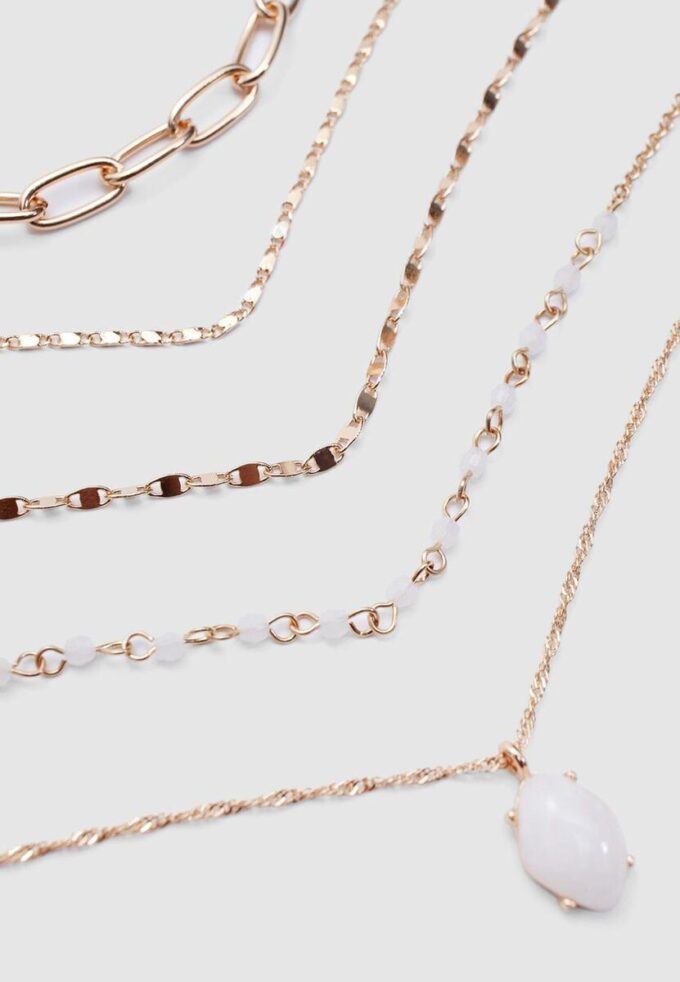 Lote de 5 collares con dijes de piedra rosa