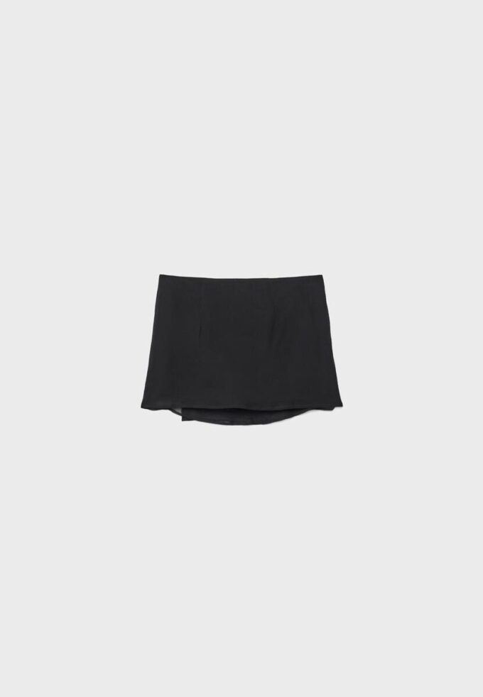 Mini Skort cruzada con bordados Mini Skort cruzada con bordados