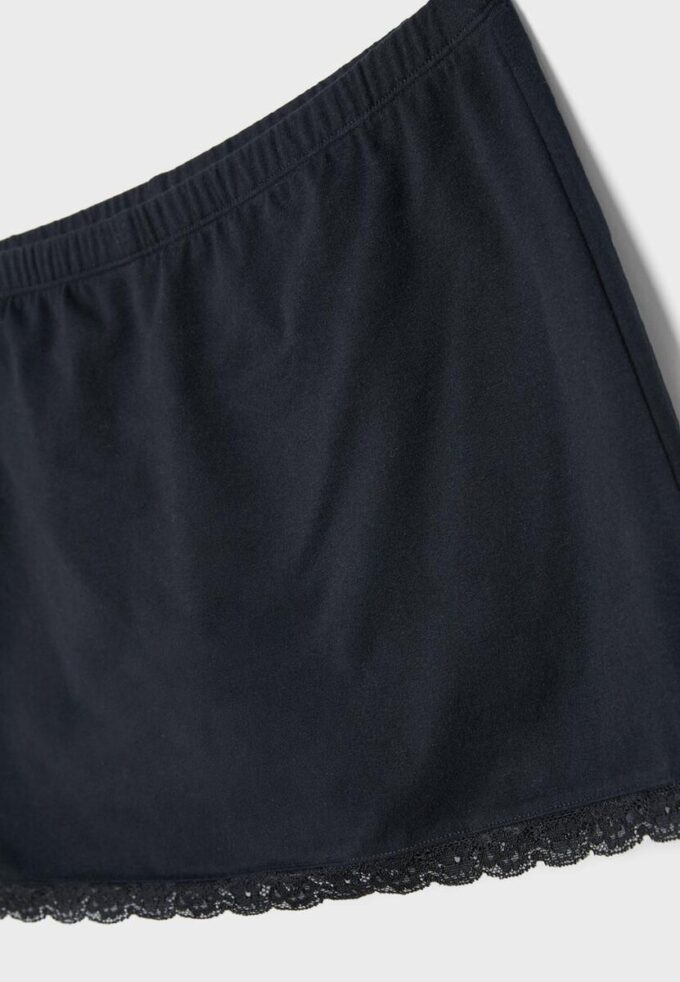 Minifalda-Skort con ribete de encaje Minifalda-Skort con ribete de encaje