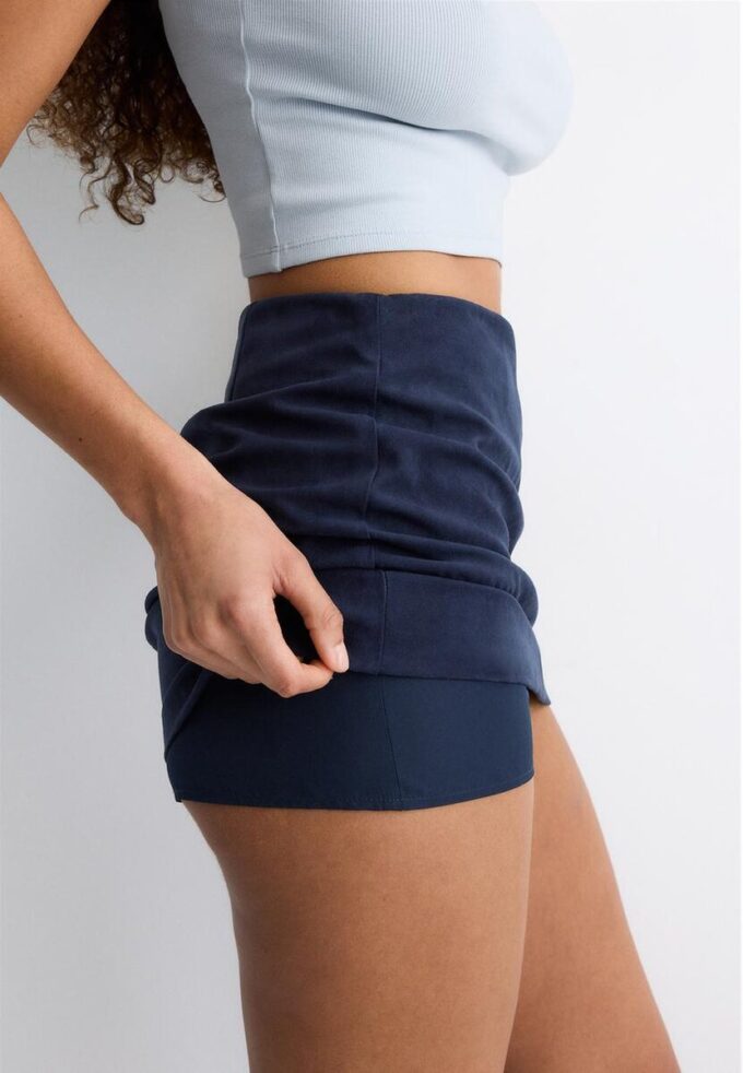 Minifalda-Skort de ante sintético Minifalda-Skort de ante sintético