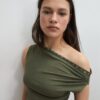 Minivestido asimétrico con tachuelas