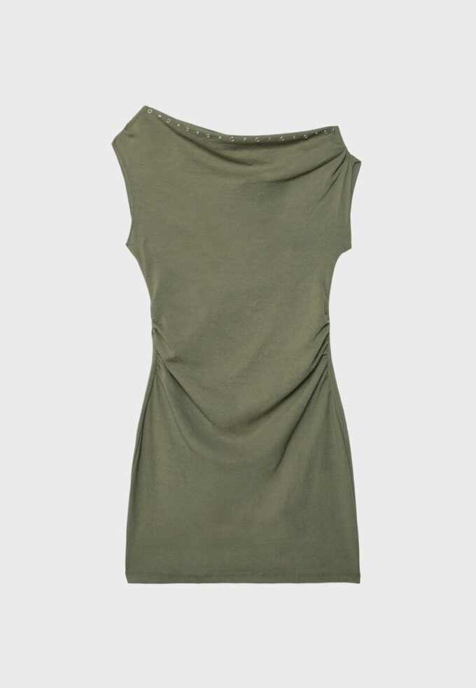Minivestido asimétrico con tachuelas