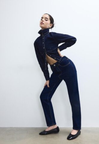 Mom Jeans de corte ajustado D10