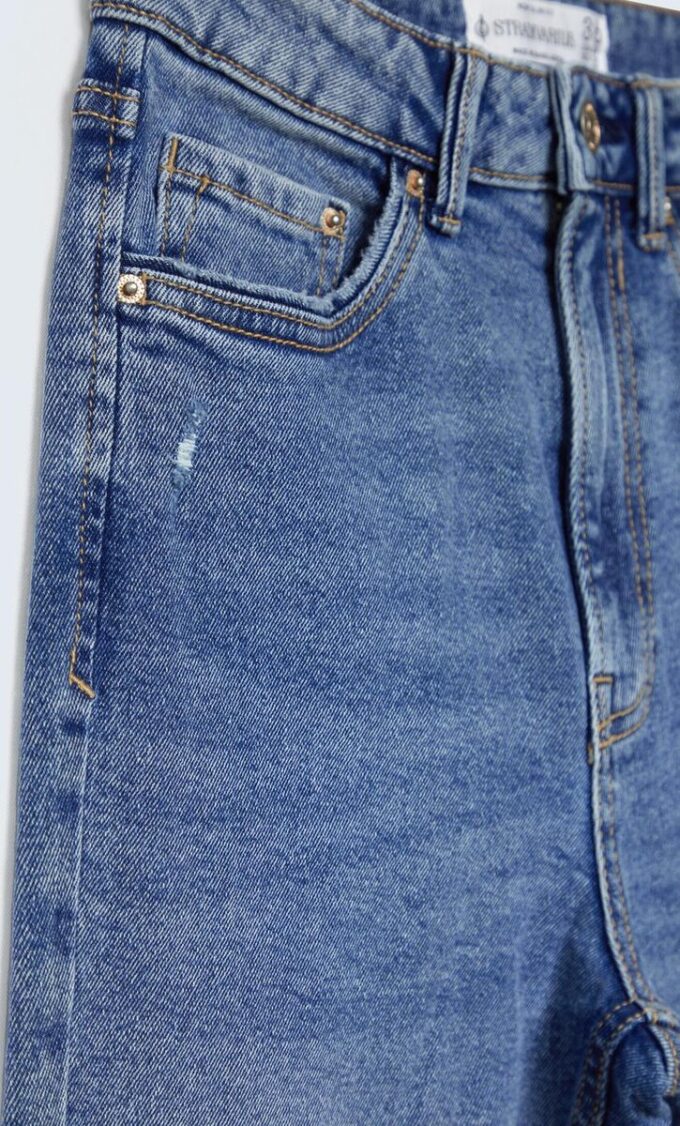 Mom Jeans de corte ajustado D10 Mom Jeans de corte ajustado D10