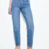 Mom Jeans de corte ajustado D10 Mom Jeans de corte ajustado D10