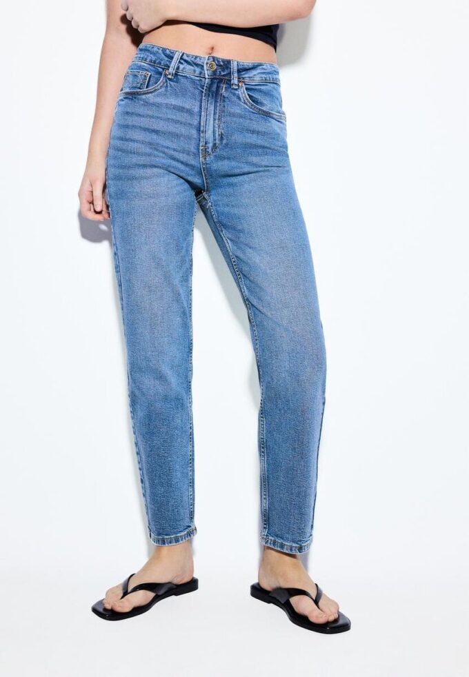 Mom Jeans de corte ajustado D10 Mom Jeans de corte ajustado D10