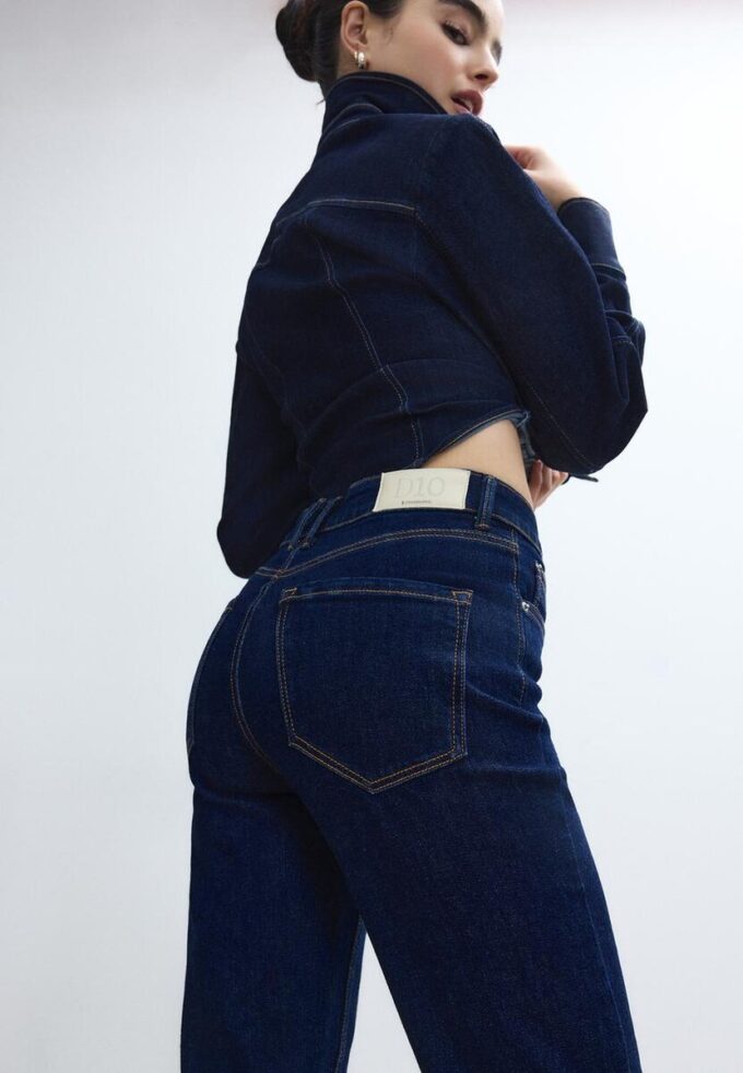 Mom Jeans de corte ajustado D10 Mom Jeans de corte ajustado D10
