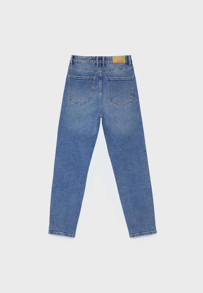 Mom Jeans de corte ajustado D10 Mom Jeans de corte ajustado D10