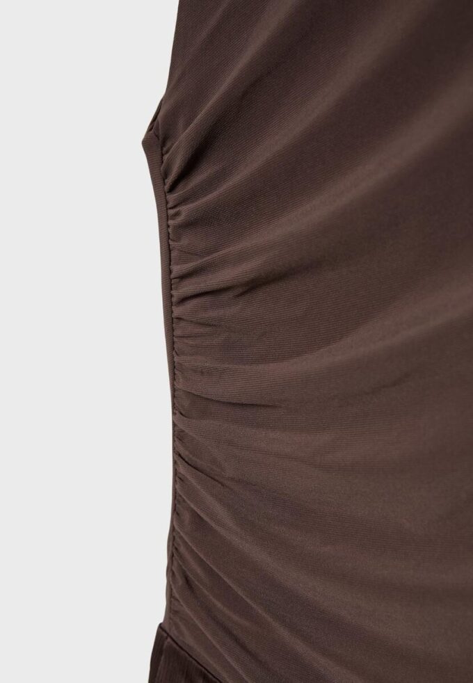 Mono con cuello halter de satén Mono con cuello halter de satén
