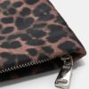 Neceser con estampado de leopardo y cremallera