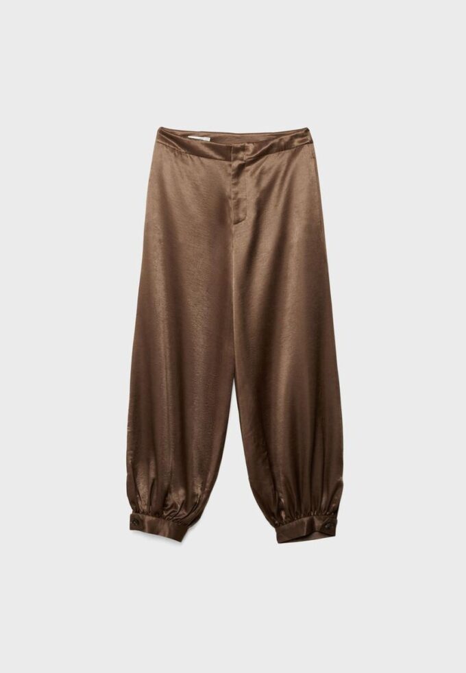 Pantalones acampanados de satén elegantes Pantalones acampanados de satén elegantes