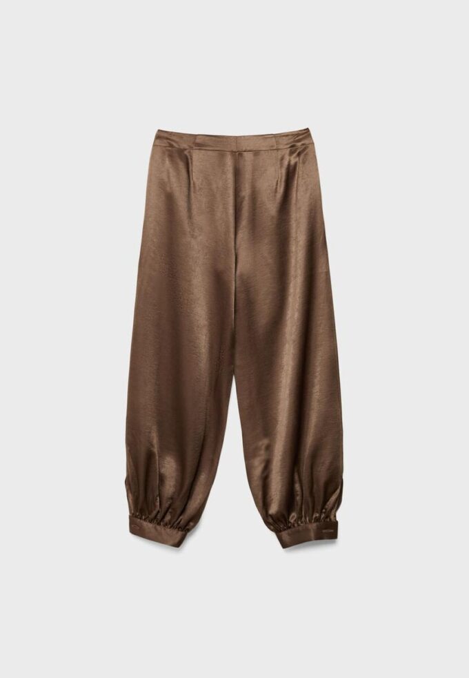 Pantalones acampanados de satén elegantes Pantalones acampanados de satén elegantes