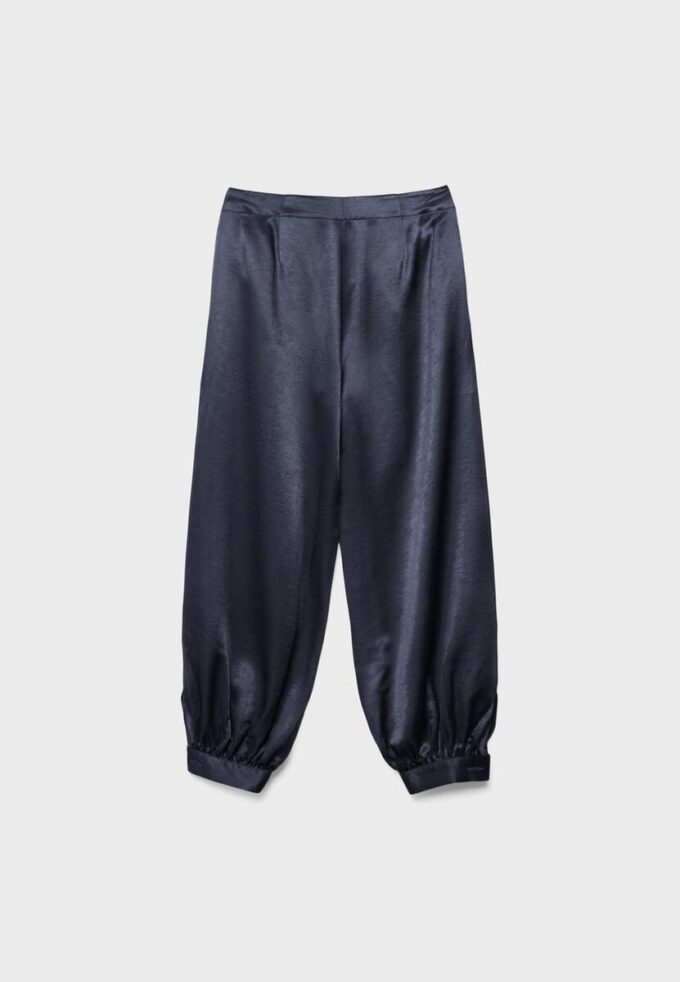 Pantalones acampanados de satén elegantes Pantalones acampanados de satén elegantes