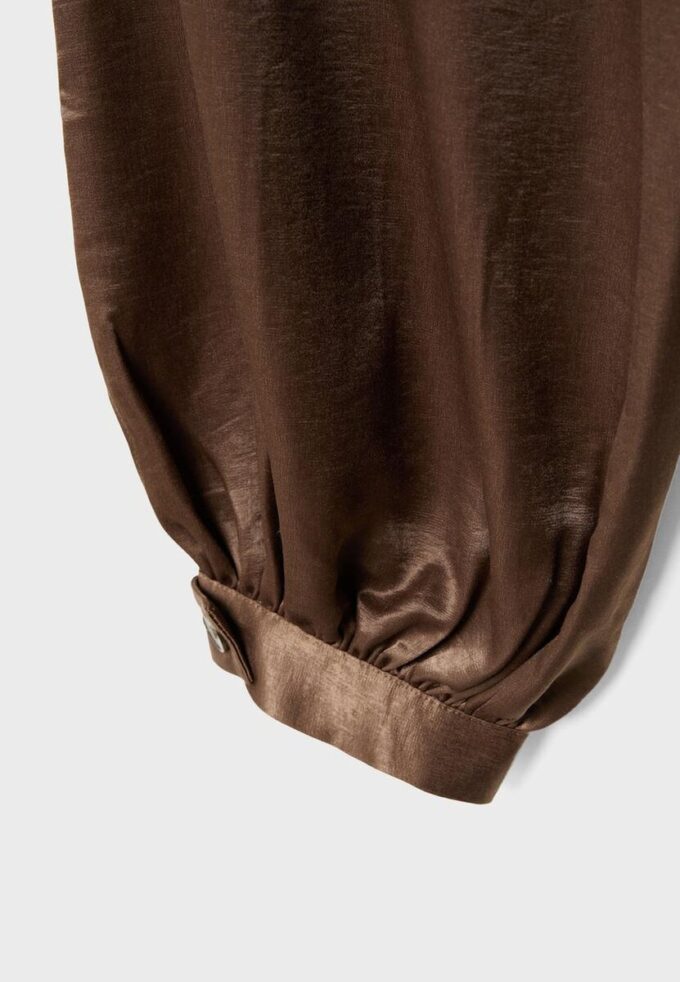 Pantalones acampanados de satén elegantes Pantalones acampanados de satén elegantes