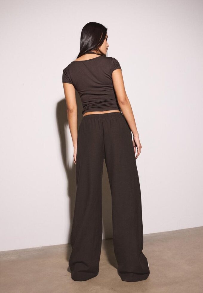 Pantalones con cordón efecto lino Pantalones con cordón efecto lino