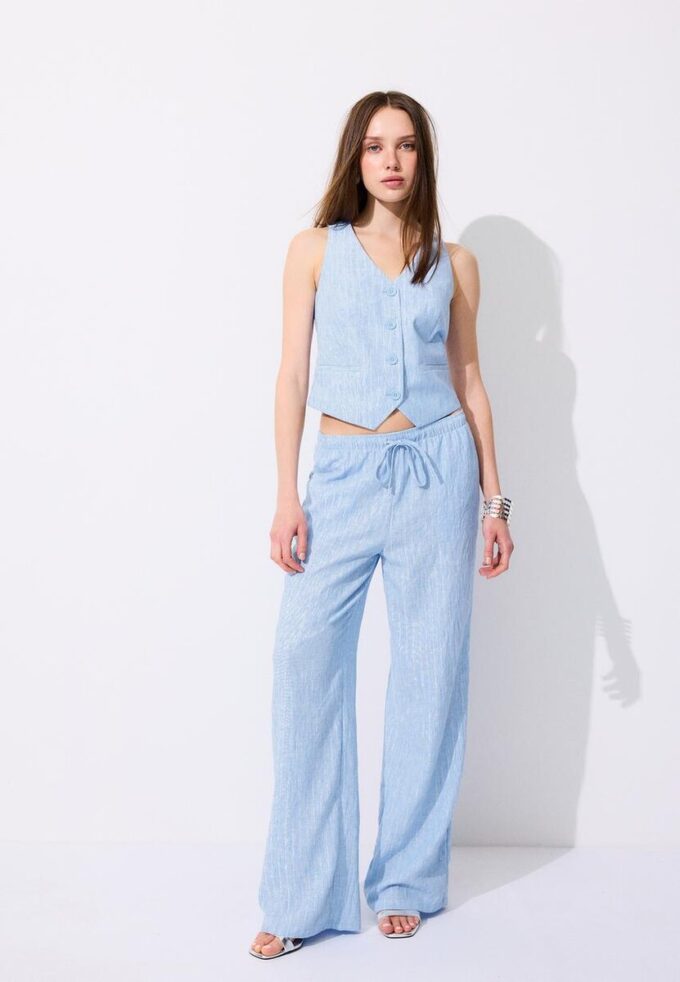 Pantalones con efecto lino y hilos metálicos fluidos Pantalones con efecto lino y hilos metálicos fluidos