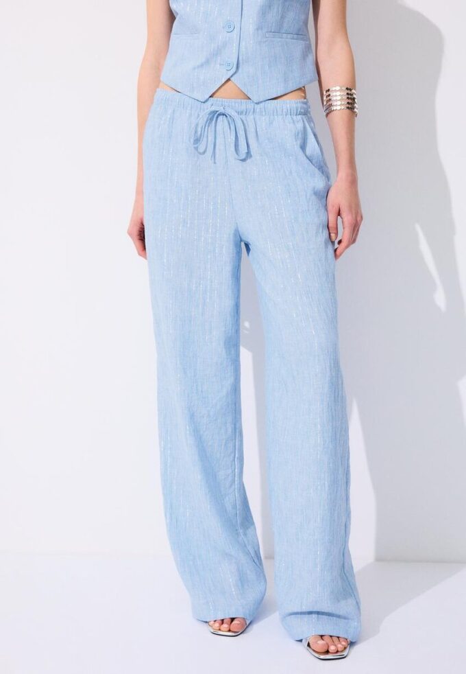 Pantalones con efecto lino y hilos metálicos fluidos Pantalones con efecto lino y hilos metálicos fluidos