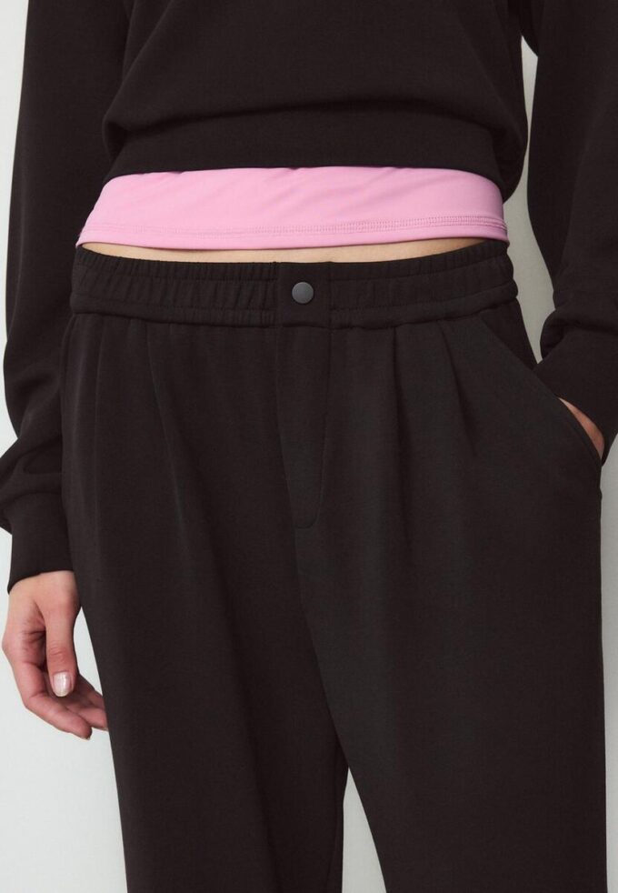 Pantalones con pinzas de tacto suave Pantalones con pinzas de tacto suave