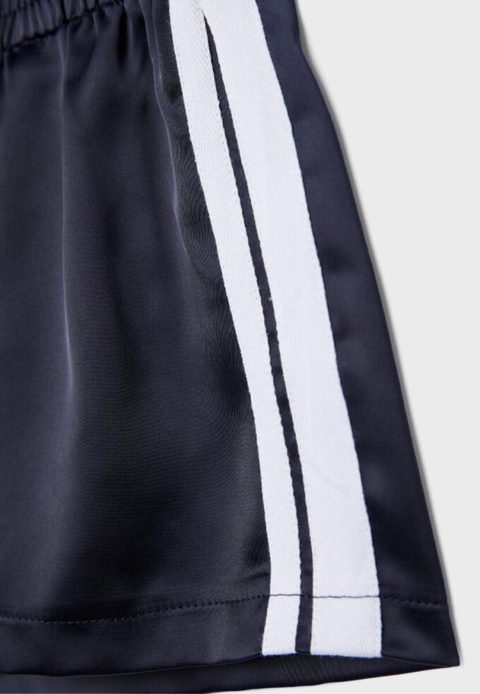 Pantalones cortos con efecto satén Pantalones cortos con efecto satén