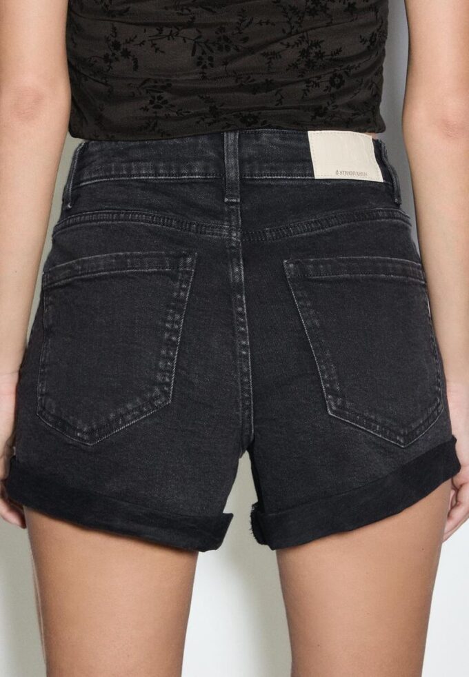 Pantalones cortos D85 Slim Mom Fit Pantalones cortos D85 Slim Mom Fit