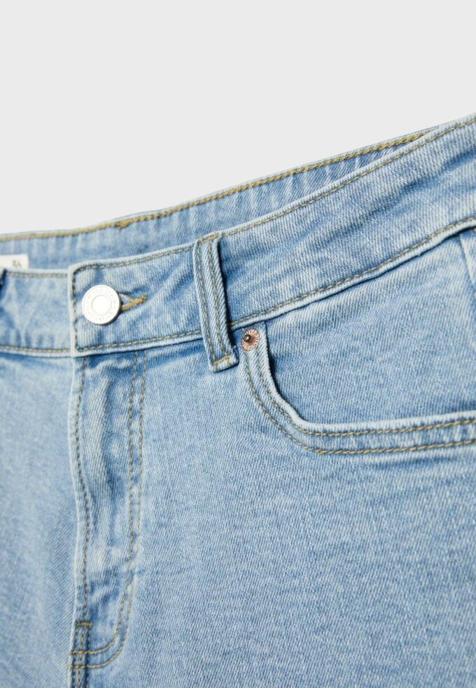 Pantalones cortos D85 Slim Mom Fit Pantalones cortos D85 Slim Mom Fit