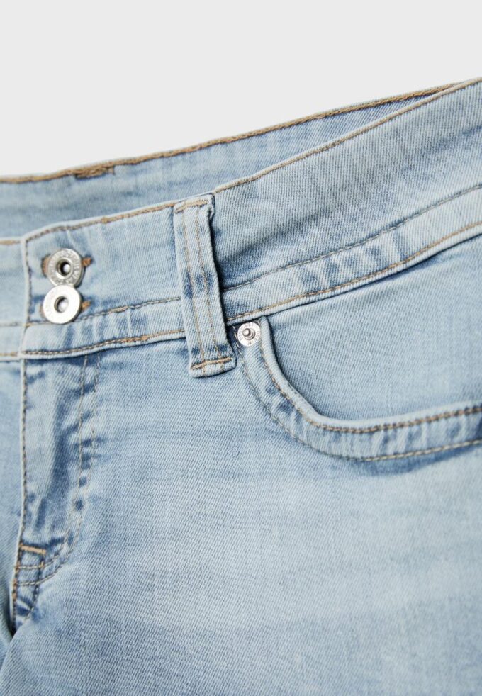 Pantalones cortos de denim D76