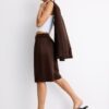 Pantalones cortos de satén con pinzas Pantalones cortos de satén con pinzas