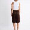 Pantalones cortos de satén con pinzas Pantalones cortos de satén con pinzas