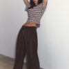 Pantalones de corte ancho con pinzas Pantalones de corte ancho con pinzas