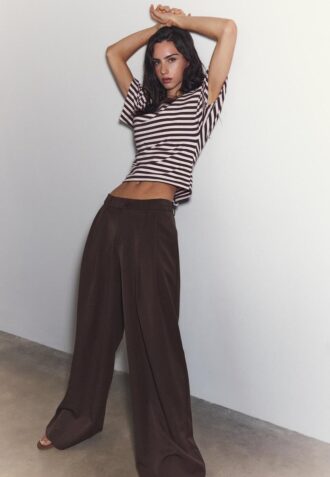 Pantalones de corte ancho con pinzas