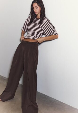 Pantalones de corte ancho con pinzas