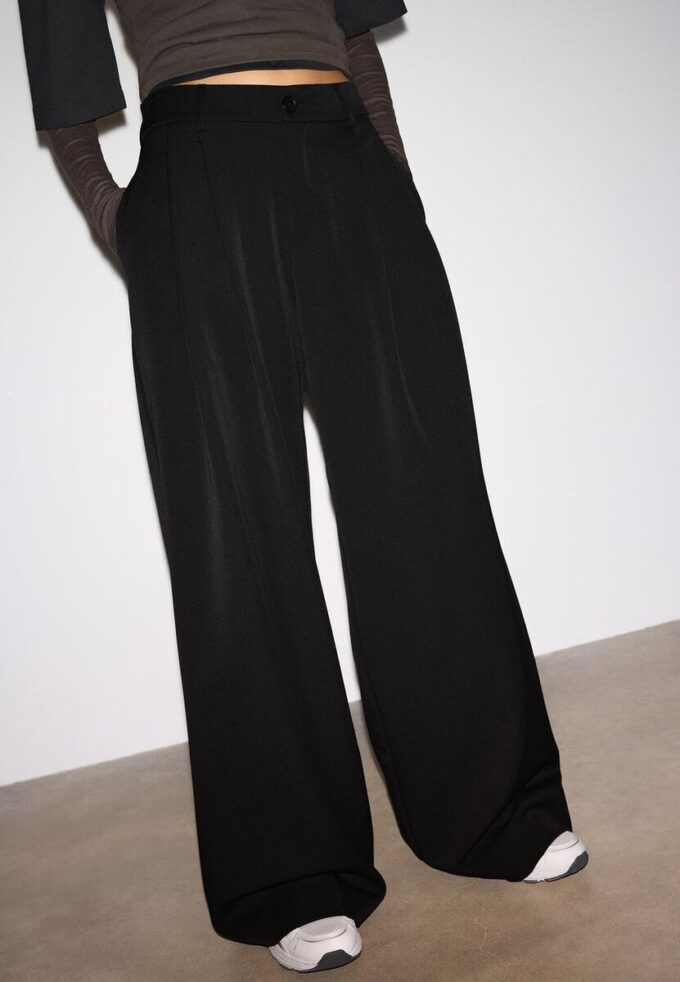 Pantalones de corte ancho con pinzas Pantalones de corte ancho con pinzas