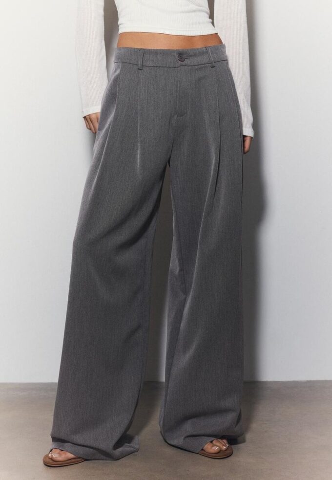Pantalones de corte ancho con pinzas Pantalones de corte ancho con pinzas