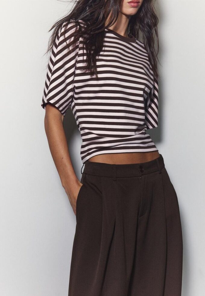 Pantalones de corte ancho con pinzas Pantalones de corte ancho con pinzas