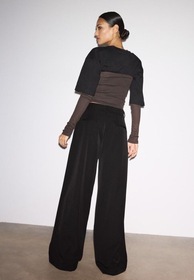 Pantalones de corte ancho con pinzas Pantalones de corte ancho con pinzas